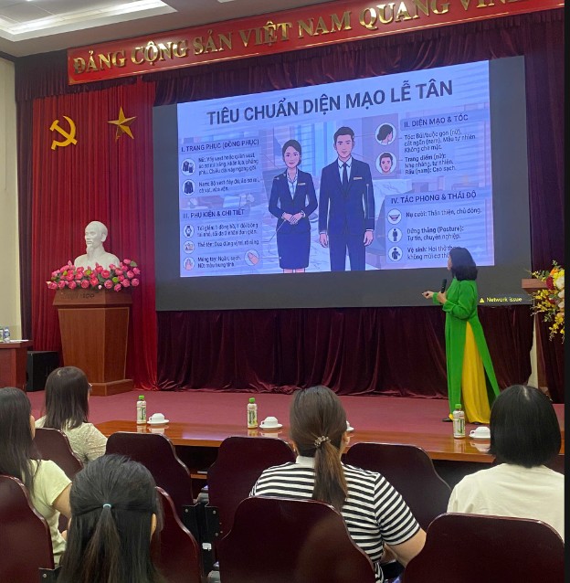 Khóa Học Nghiệp Vụ Lễ Tân Văn Phòng 2026